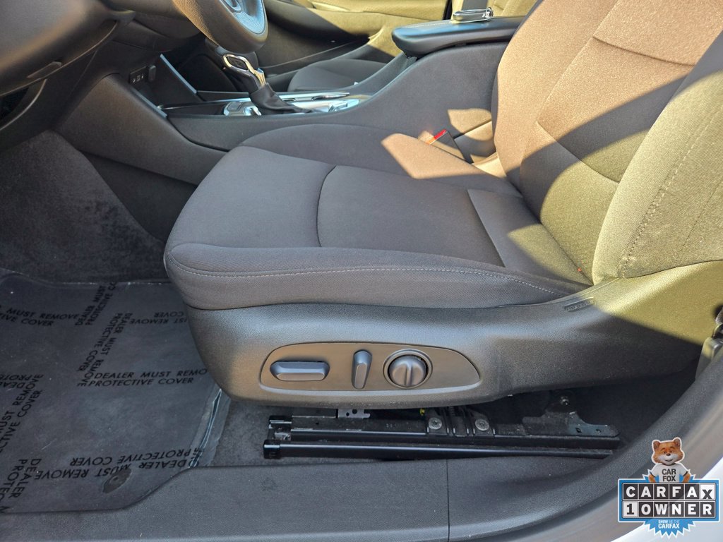 Used 2025 Chevrolet Malibu LT FWD image 21