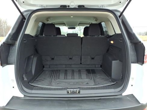 Certified 2018 Ford Escape SE w/ SE Sync 3 Package image 9