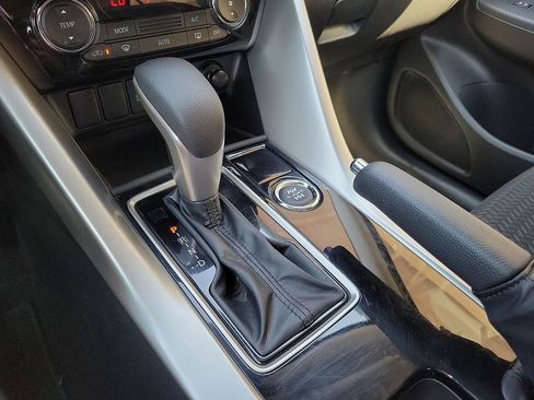 Used 2025 Mitsubishi Eclipse Cross ES image 15