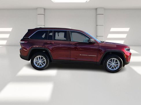 New 2025 Jeep Grand Cherokee Laredo X w/ Luxury Tech Group I image 6