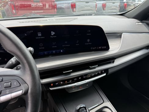 Used 2025 Cadillac XT4 Premium Luxury FWD image 19
