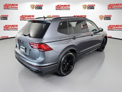 Used 2022 Volkswagen Tiguan SE R-Line FWD image 15