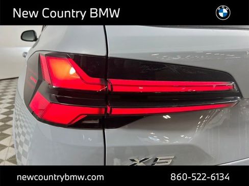 New 2026 BMW X5 xDrive40i w/ M Sport Package AWD/4WD image 15