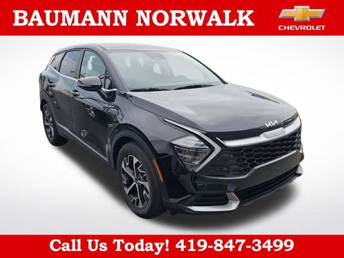 Used 2025 Kia Sportage EX FWD image 3
