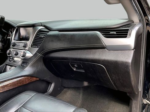 Used 2017 Chevrolet Suburban LT RWD image 17