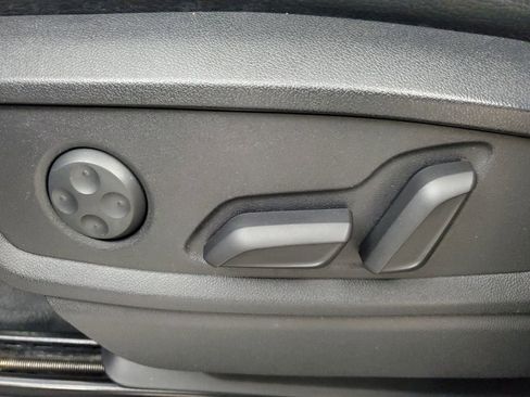 Used 2018 Audi Q5 2.0T Premium Plus w/ Premium Plus Package image 21