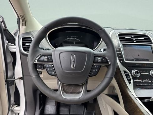Used 2019 Lincoln Nautilus Reserve AWD/4WD image 44