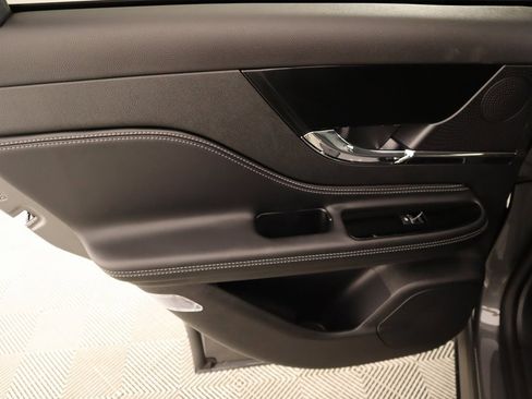 New 2026 Lincoln Corsair Premiere image 17