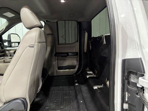 Used 2017 Ford F250 XL w/ Power Equipment Group AWD/4WD image 13