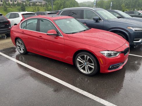 Used 2018 BMW 330i xDrive Sedan AWD/4WD image 4