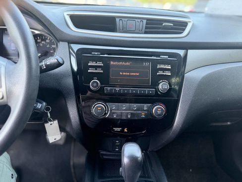 Used 2016 Nissan Rogue S w/ Appearance Package AWD/4WD image 13