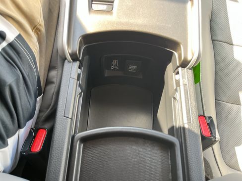 Used 2018 Honda Accord Touring image 28