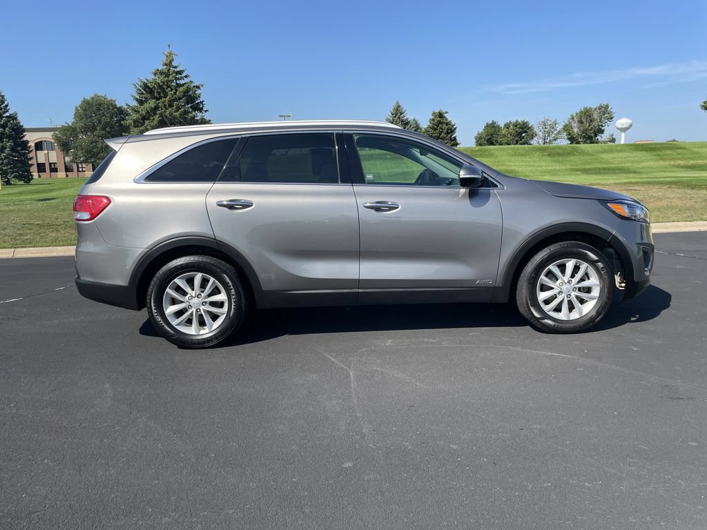 Used 2017 Kia Sorento AWD image 6