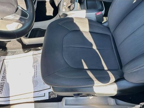 Used 2018 Chrysler Pacifica Touring Plus w/ Tire & Wheel Group FWD image 23