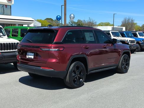 New 2026 Jeep Grand Cherokee Limited w/ Limited Altitude Package AWD/4WD image 5