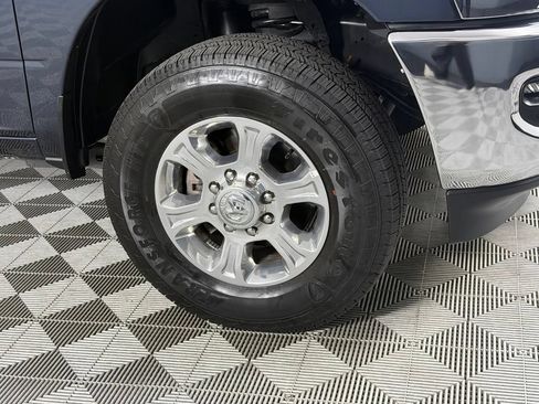 Certified 2025 RAM 2500 Big Horn AWD/4WD image 12