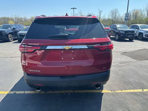 Used 2023 Chevrolet Traverse LT FWD image 3