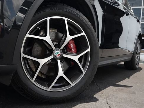 Used 2019 Alfa Romeo Stelvio Ti AWD/4WD image 29