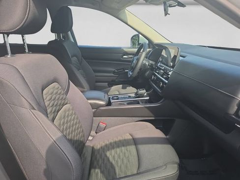 Used 2022 Nissan Pathfinder SV w/ SV Black Package AWD/4WD image 16