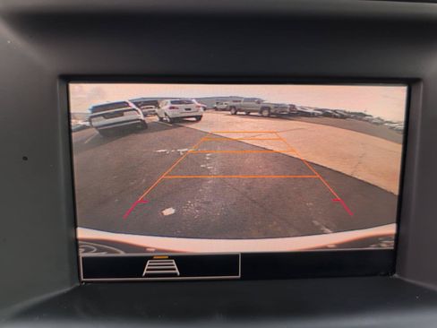 Used 2024 GMC Terrain SLE FWD image 17