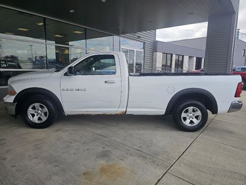 Used 2012 RAM 1500 Classic SLT image 2