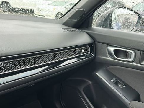 Used 2023 Honda Civic Sport image 19