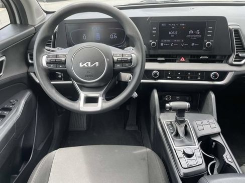 Certified 2024 Kia Sportage LX FWD image 11