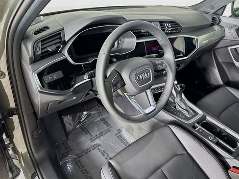 New 2025 Audi Q3 2.0T Premium image 9