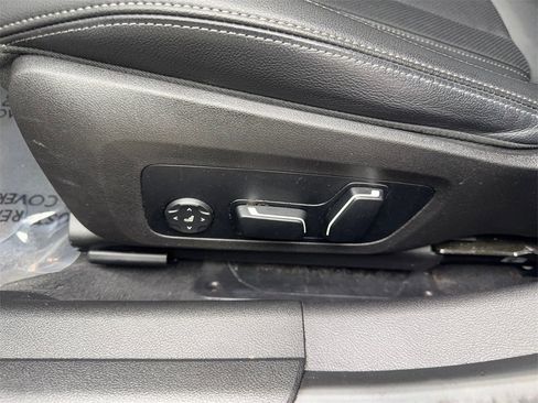 Used 2025 BMW 330i Sedan image 30