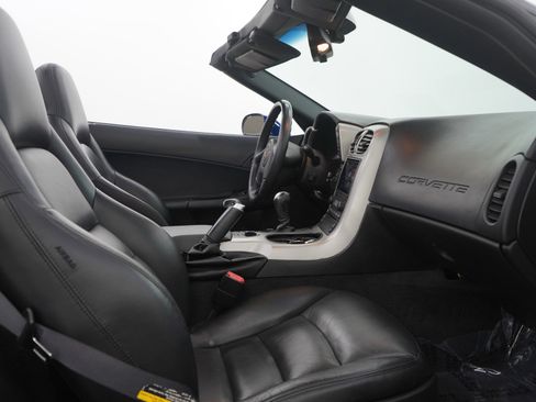 Used 2005 Chevrolet Corvette Convertible w/ Preferred Equipment Group image 11