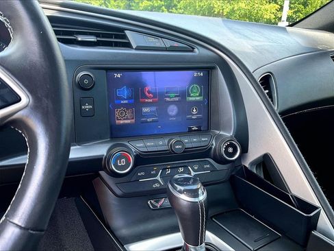 Used 2019 Chevrolet Corvette Stingray Coupe w/ 1LT RWD image 16
