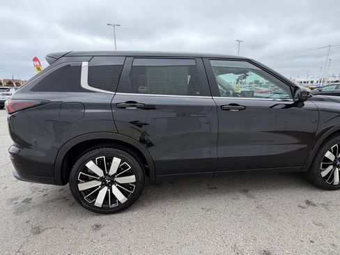 Used 2025 Mitsubishi Outlander SE FWD image 7