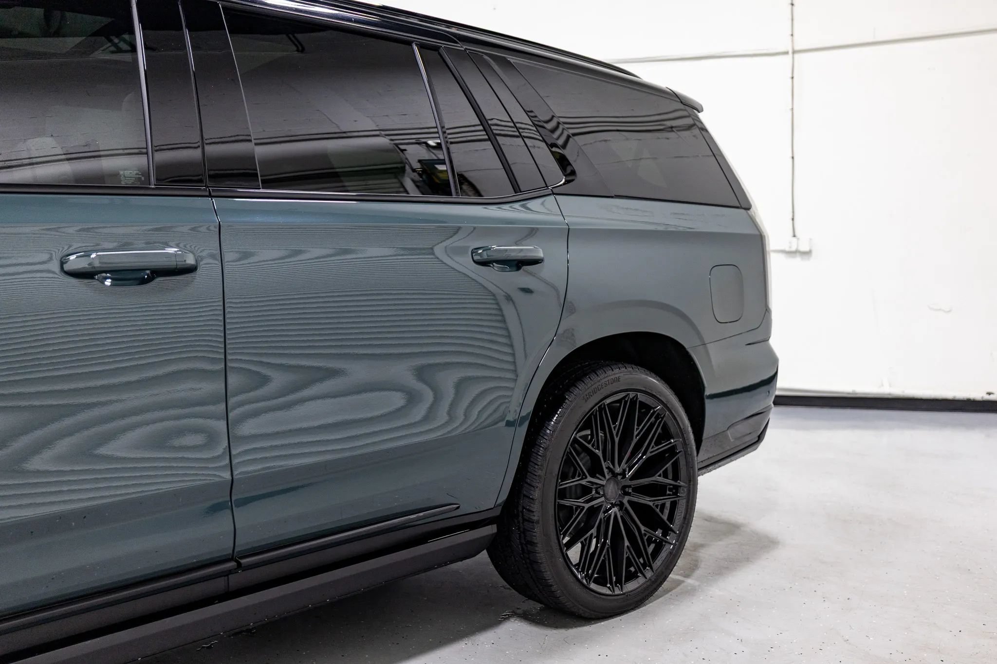 Used 2026 Cadillac Escalade V w/ LPO, ONYX Package AWD/4WD image 12