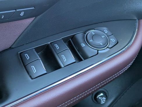 Used 2025 Buick Envision Sport Touring AWD/4WD image 28