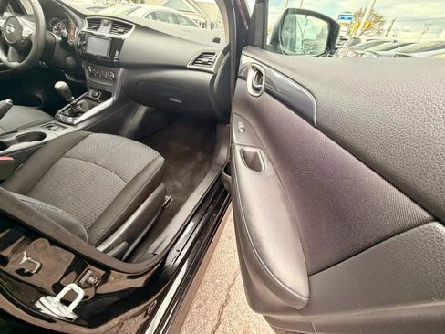 Used 2017 Nissan Sentra SR Turbo w/ SR Midnight Edition FWD image 8
