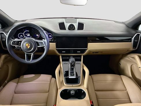 Used 2021 Porsche Cayenne AWD/4WD image 13