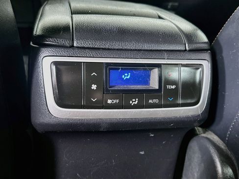 Used 2017 Toyota Highlander Limited AWD/4WD image 24