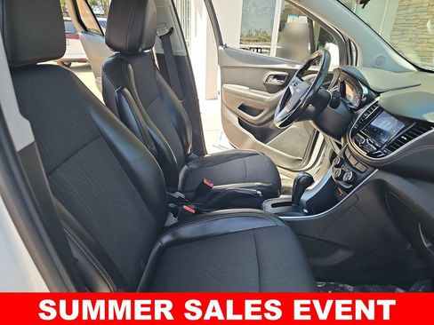 Used 2022 Chevrolet Trax LT w/ Driver Confidence Package AWD/4WD image 10
