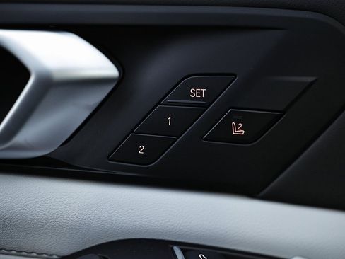 New 2026 BMW X5 xDrive40i w/ Climate Comfort Package image 16