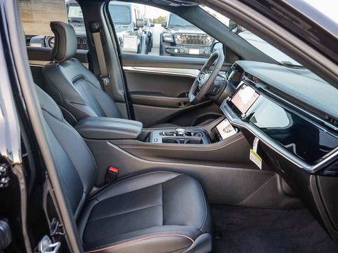 New 2025 Jeep Wagoneer S Launch Edition image 18