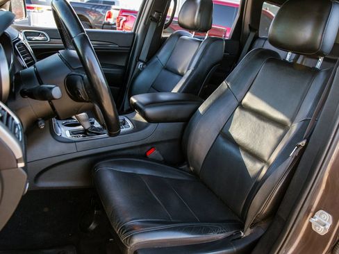 Used 2020 Jeep Grand Cherokee Limited w/ Luxury Group II image 12