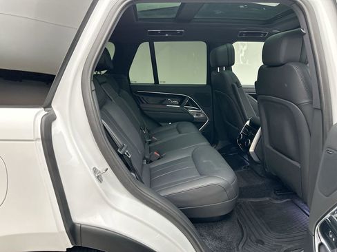 Used 2023 Land Rover Range Rover SE image 7