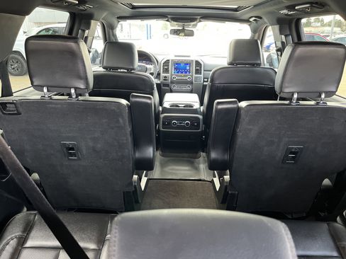 Used 2021 Ford Expedition XLT image 15