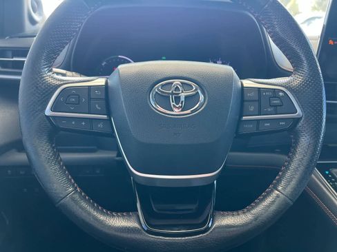 Used 2023 Toyota Sienna XSE w/ XSE Plus Package image 26