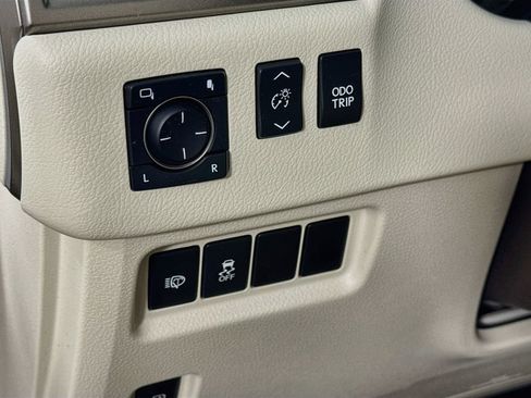 Used 2018 Lexus GX 460 Premium w/ Premium Package AWD/4WD image 12