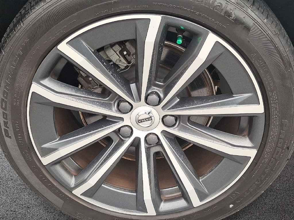Used 2022 Volvo S60 B5 Momentum w/ Premium Package FWD image 7