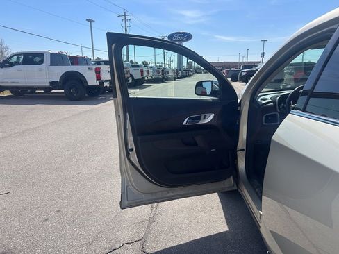 Used 2015 Chevrolet Equinox LTZ image 11