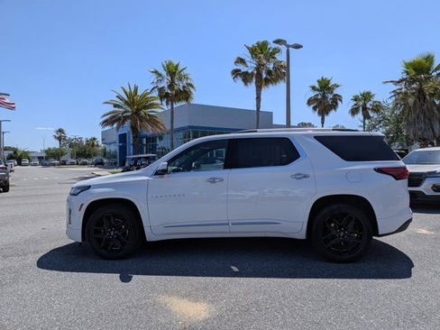 Certified 2023 Chevrolet Traverse Premier FWD image 11