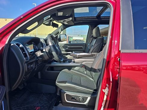 Used 2024 RAM 1500 Laramie image 9
