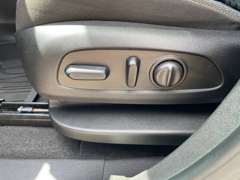 Used 2024 Chevrolet Equinox LT FWD image 14